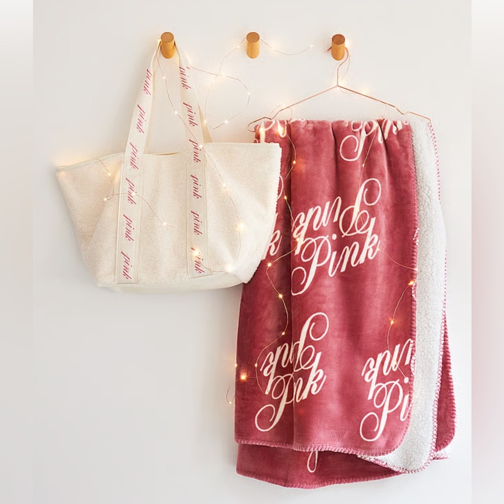 Pink Victoria’s Secret Cozy Plush Tote and Blanket Set NWT